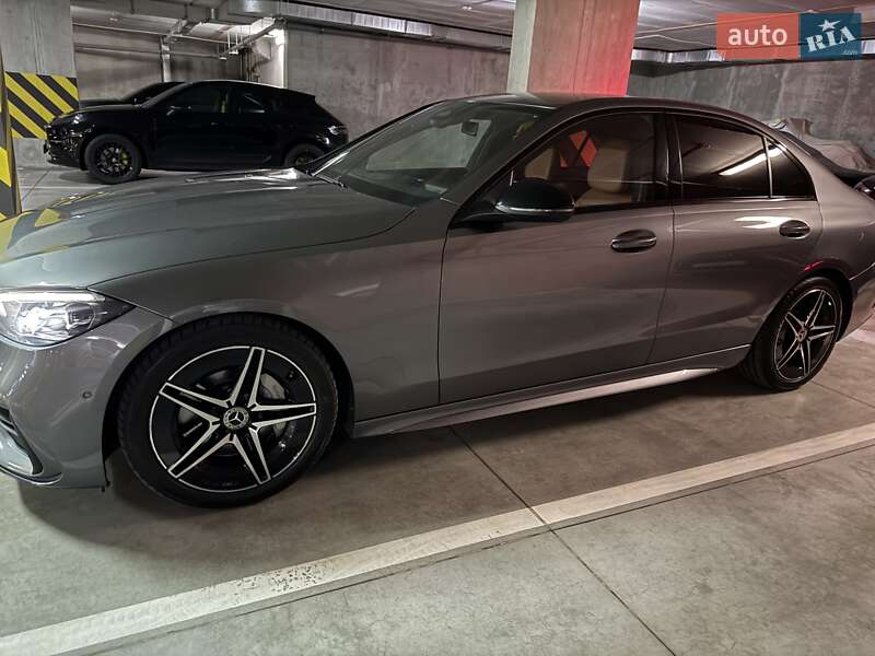Седан Mercedes-Benz C-Class 2022 в Киеве