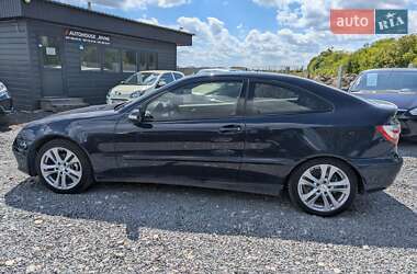 Купе Mercedes-Benz C-Class 2005 в 