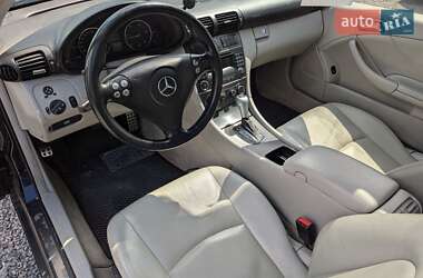 Купе Mercedes-Benz C-Class 2005 в 