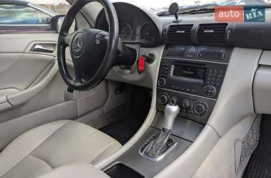 Купе Mercedes-Benz C-Class 2005 в 