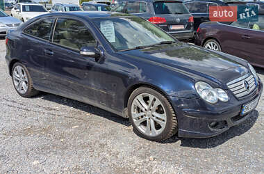 Купе Mercedes-Benz C-Class 2005 в 