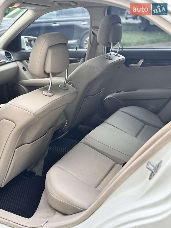 Седан Mercedes-Benz C-Class 2012 в Києві