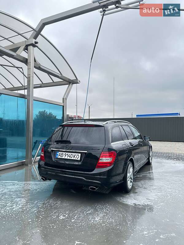 Mercedes-Benz C-Class 2011