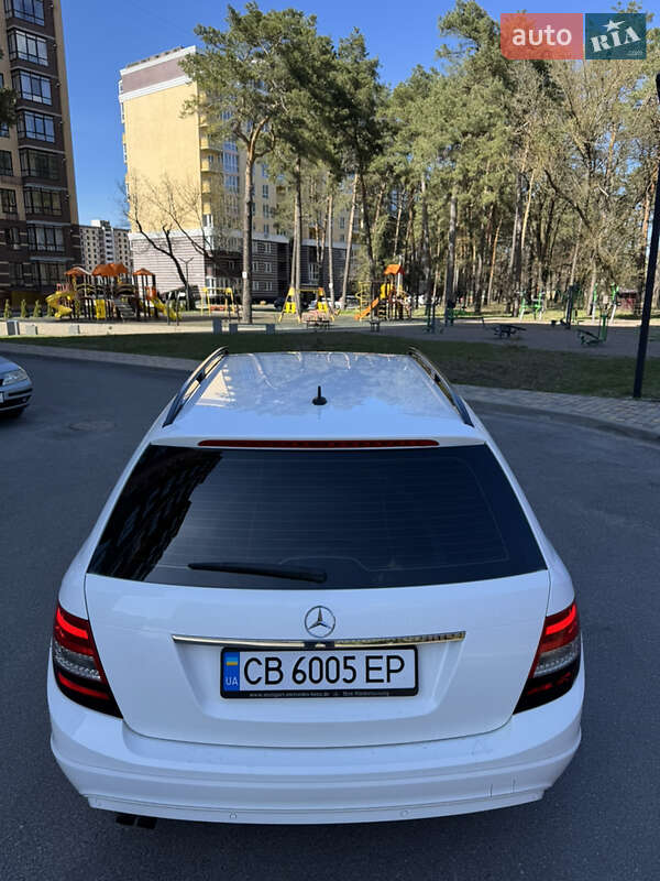 Универсал Mercedes-Benz C-Class 2012 в Чернигове