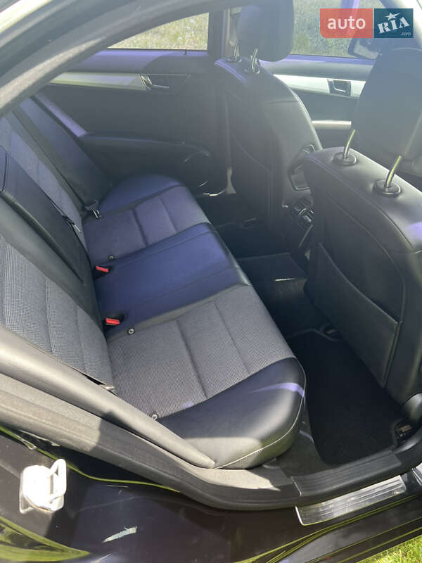 Седан Mercedes-Benz C-Class 2008 в Яготине