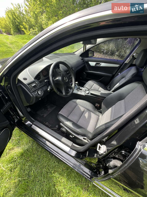 Седан Mercedes-Benz C-Class 2008 в Яготине