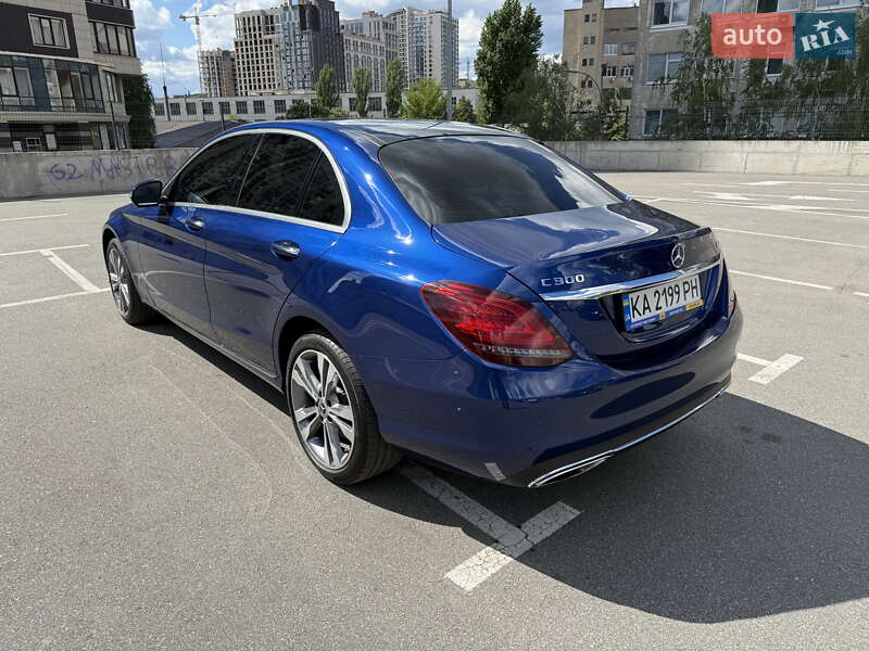 Седан Mercedes-Benz C-Class 2018 в Киеве