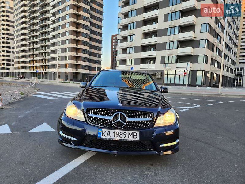 Седан Mercedes-Benz C-Class 2012 в Києві