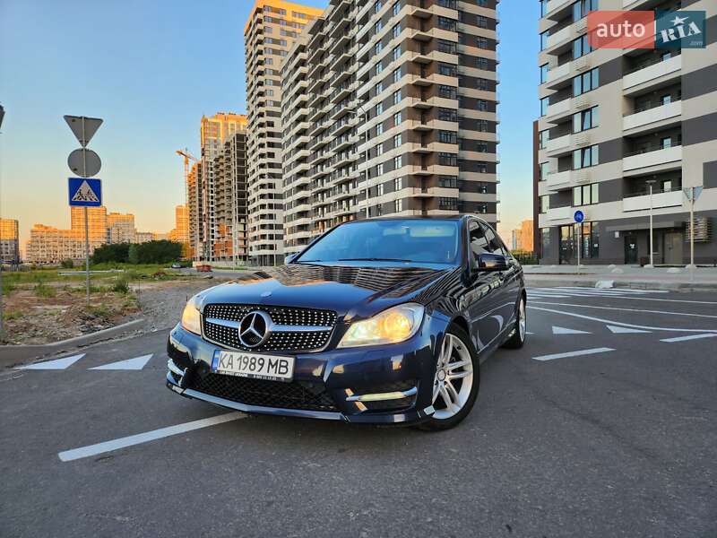 Седан Mercedes-Benz C-Class 2012 в Києві