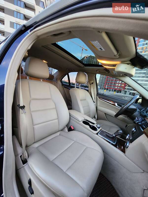 Седан Mercedes-Benz C-Class 2012 в Києві
