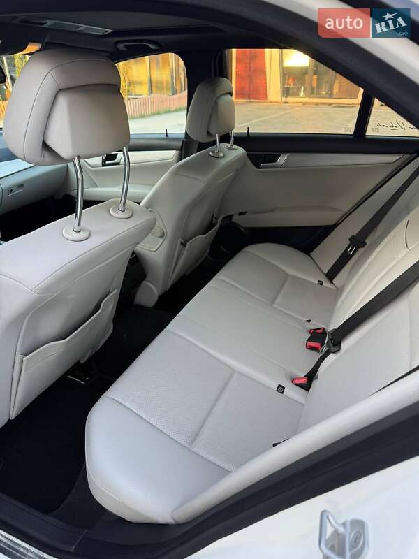 Седан Mercedes-Benz C-Class 2012 в Миколаєві