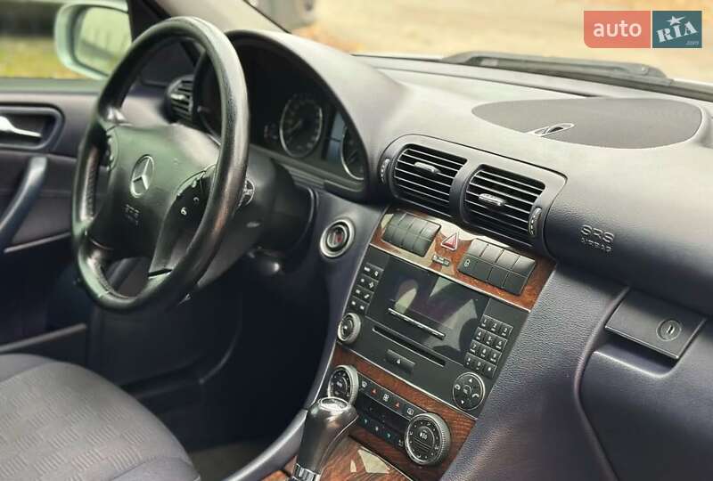 Універсал Mercedes-Benz C-Class 2005 в Дніпрі