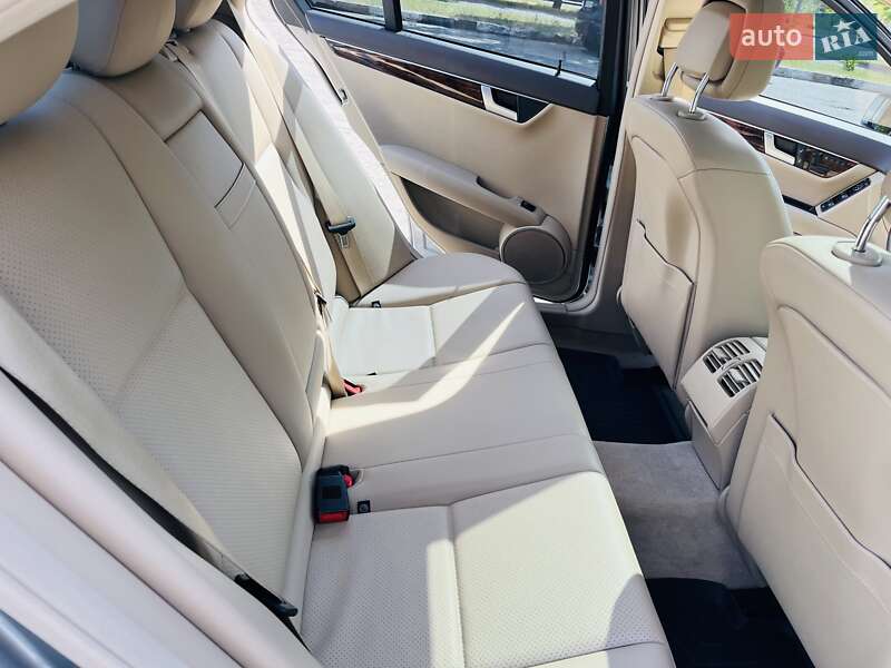 Седан Mercedes-Benz C-Class 2013 в Киеве