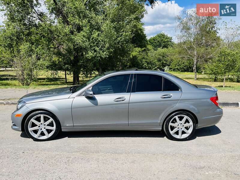 Седан Mercedes-Benz C-Class 2013 в Киеве