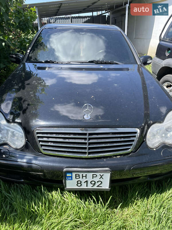 Mercedes-Benz C-Class 2005