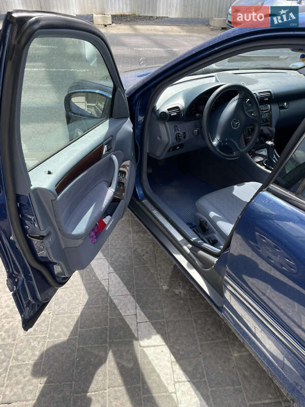 Седан Mercedes-Benz C-Class 2001 в Львове фото 5 Седан Mercedes-Benz C-Class 2001 в Львове