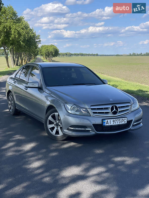 Mercedes-Benz C-Class 2011