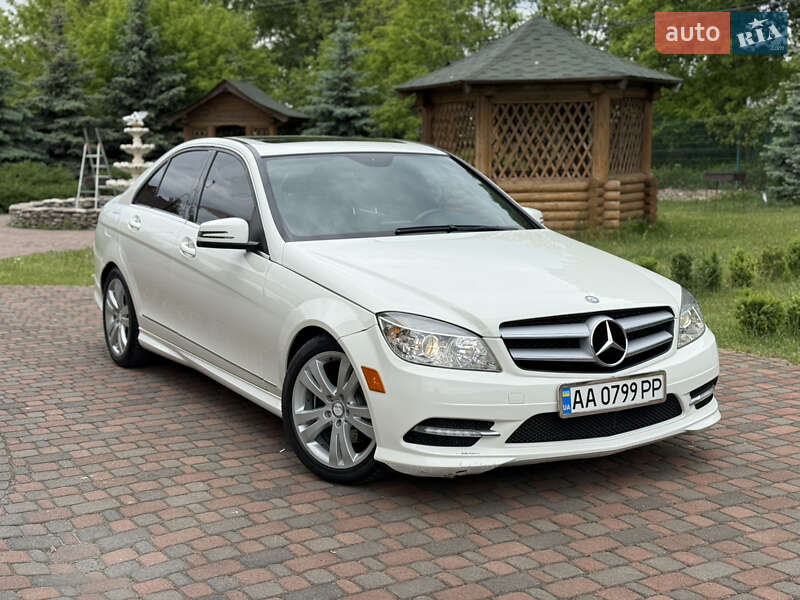Mercedes-Benz C-Class 2011