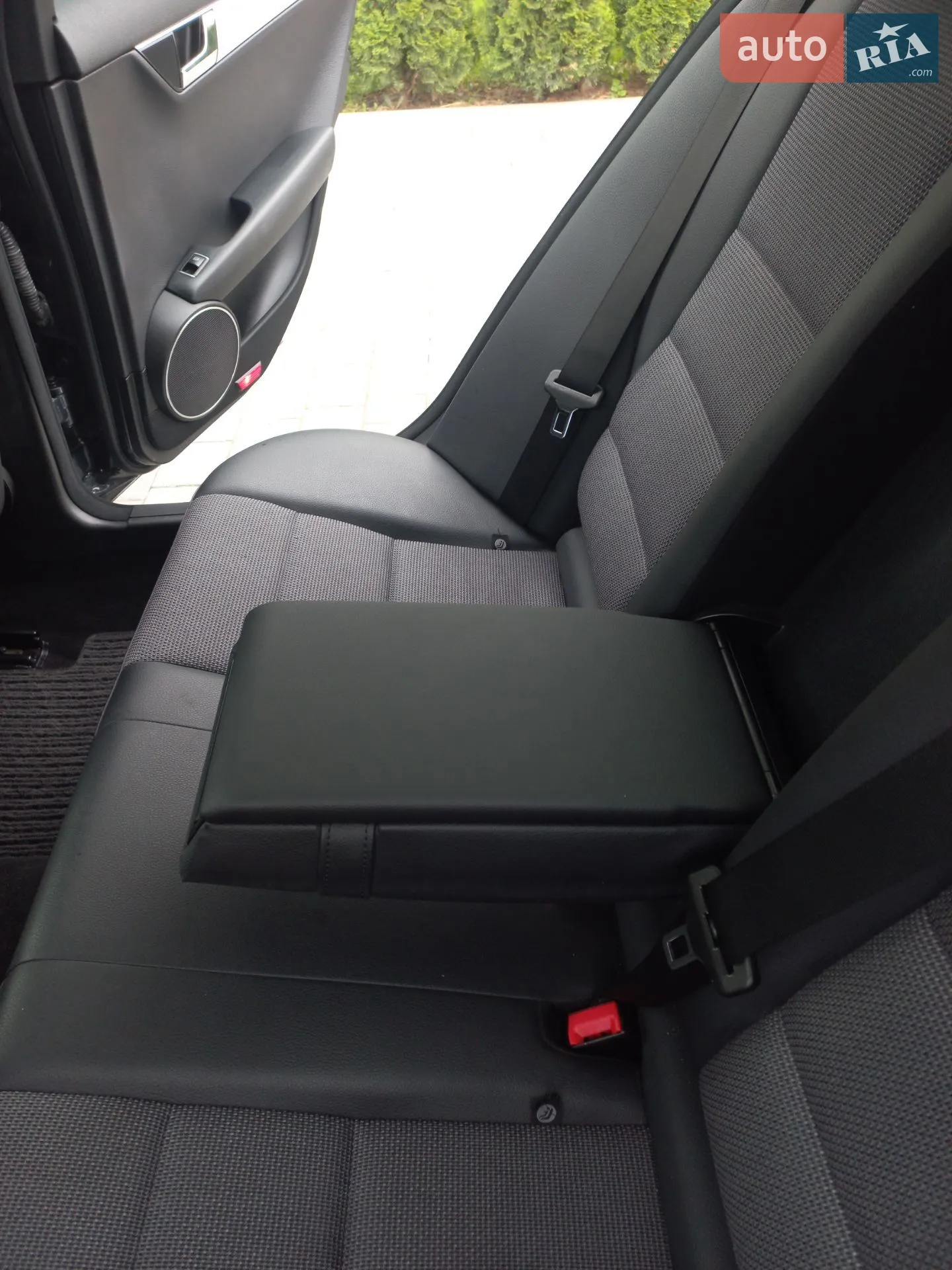 2010 Mercedes-Benz C-klasse - мініатюра 35