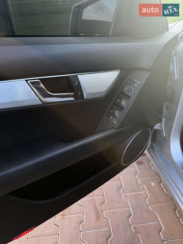 Универсал Mercedes-Benz C-Class 2009 в Виннице