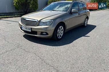 Універсал Mercedes-Benz C-Class 2010 в Ужгороді