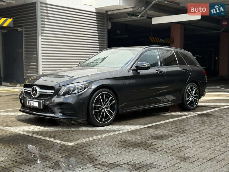 Універсал Mercedes-Benz C-Class 2019 в 