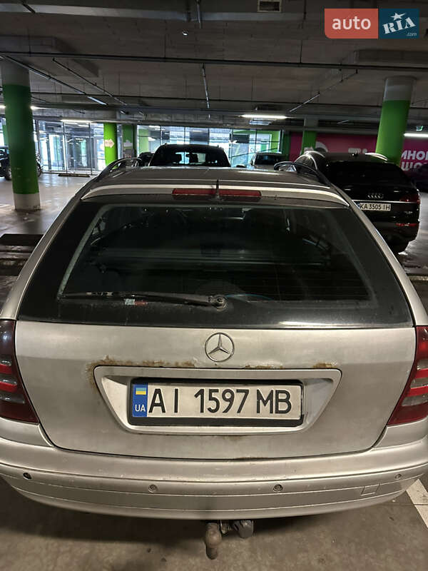 Універсал Mercedes-Benz C-Class 2001 в Києві