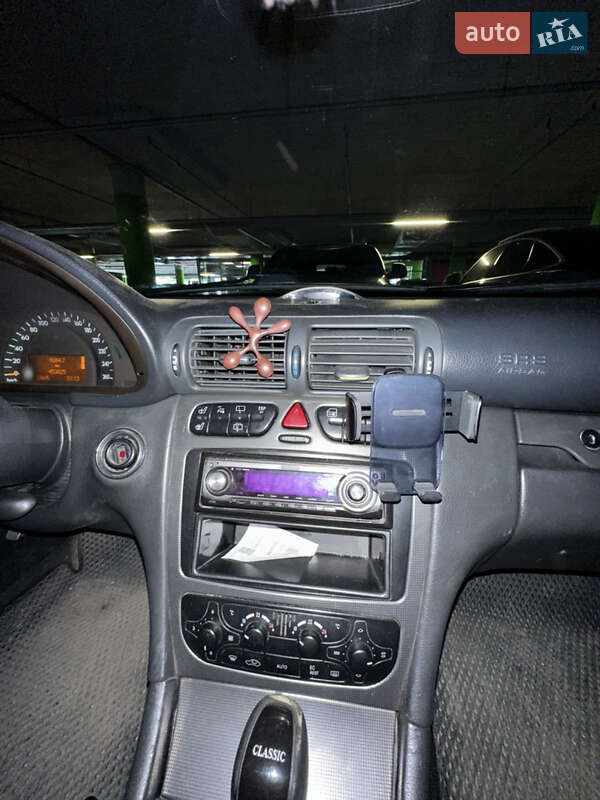 Універсал Mercedes-Benz C-Class 2001 в Києві