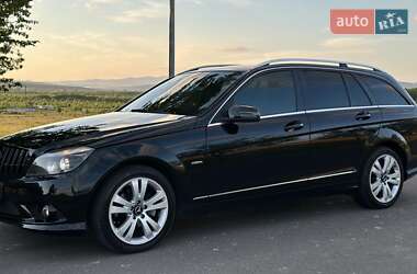Універсал Mercedes-Benz C-Class 2010 в 