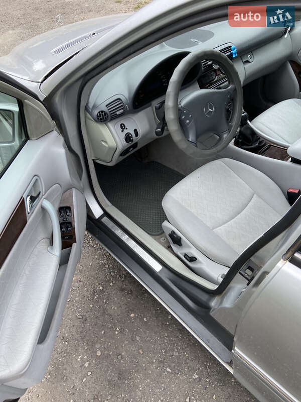 Седан Mercedes-Benz C-Class 2001 в Запорожье