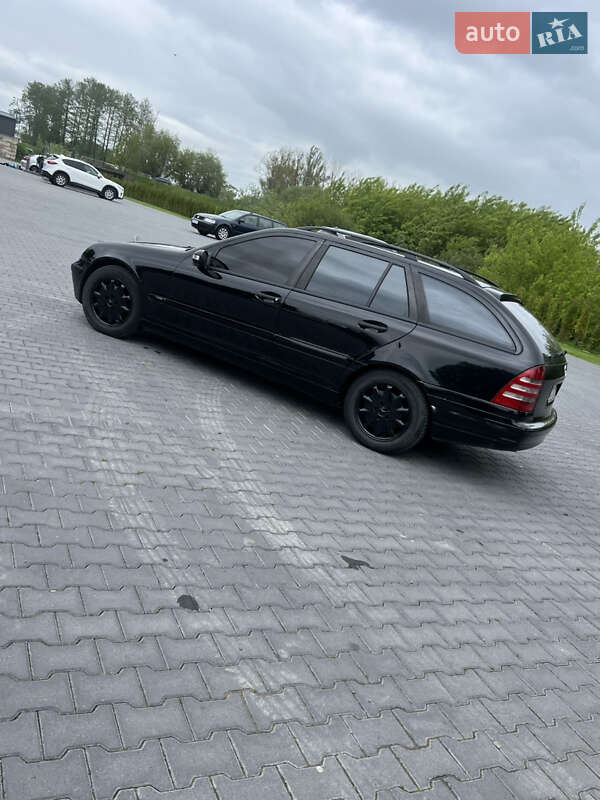 Универсал Mercedes-Benz C-Class 2002 в Зборове
