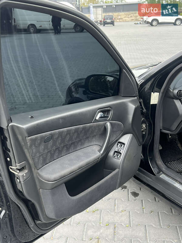 Универсал Mercedes-Benz C-Class 2002 в Зборове