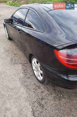 Купе Mercedes-Benz C-Class 2002 в 