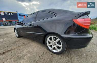 Купе Mercedes-Benz C-Class 2002 в 