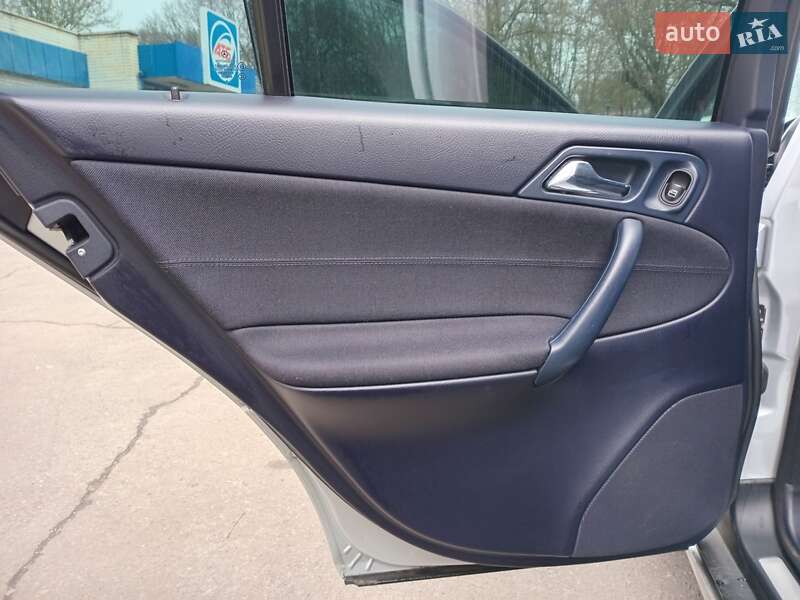 Універсал Mercedes-Benz C-Class 2005 в Дніпрі