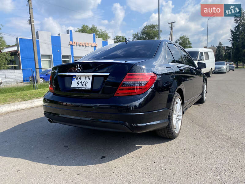 Седан Mercedes-Benz C-Class 2012 в Лубнах