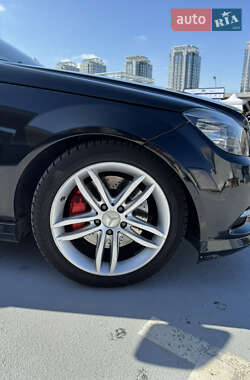 Купе Mercedes-Benz C-Class 2010 в 