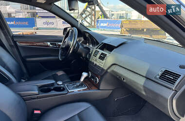 Купе Mercedes-Benz C-Class 2010 в 