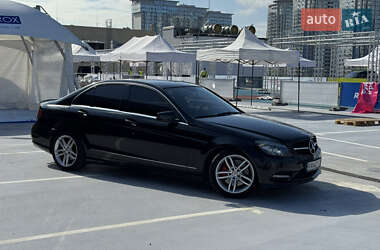 Купе Mercedes-Benz C-Class 2010 в 