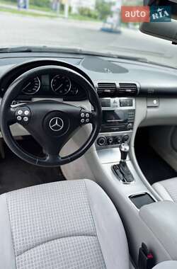 Купе Mercedes-Benz C-Class 2004 в 