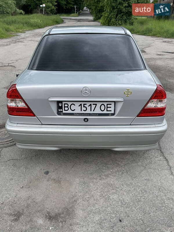 Седан Mercedes-Benz C-Class 1994 в Жовкве