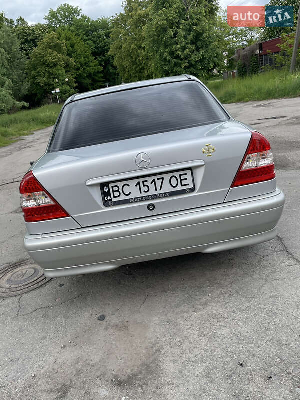 Седан Mercedes-Benz C-Class 1994 в Жовкве