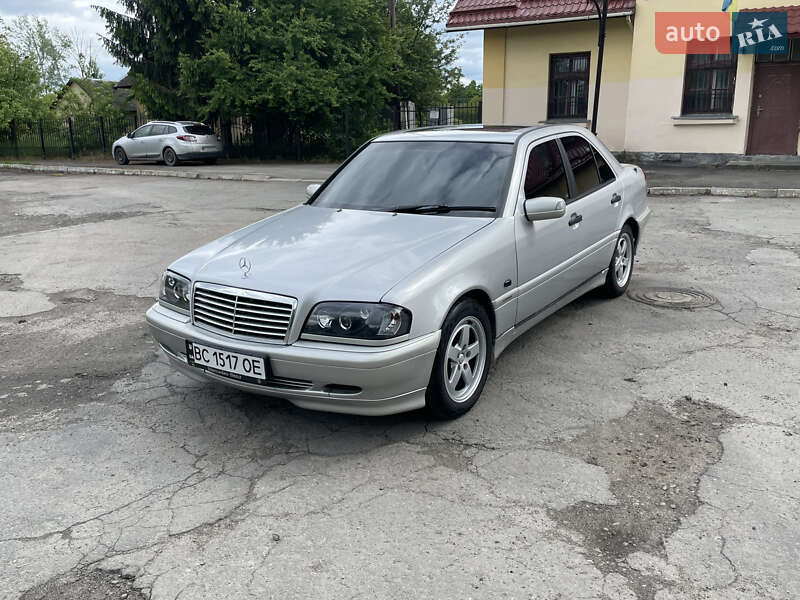 Седан Mercedes-Benz C-Class 1994 в Жовкве