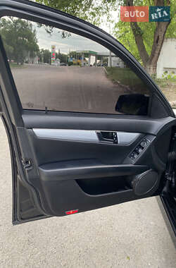 Седан Mercedes-Benz C-Class 2011 в 