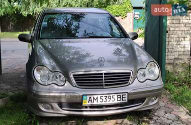 Седан Mercedes-Benz C-Class 2004 в 