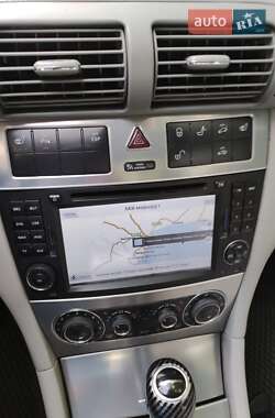 Седан Mercedes-Benz C-Class 2004 в 