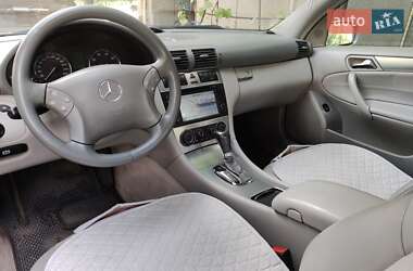 Седан Mercedes-Benz C-Class 2004 в 
