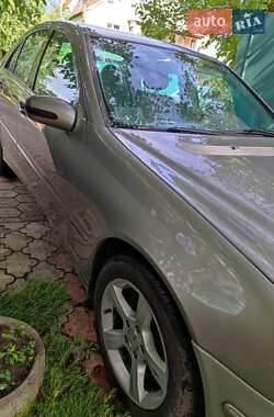 Седан Mercedes-Benz C-Class 2004 в 