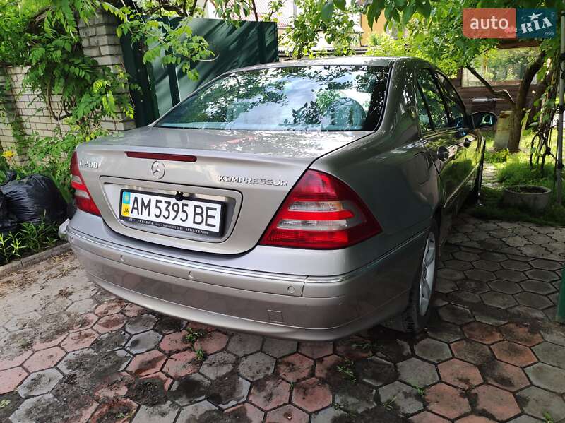 Седан Mercedes-Benz C-Class 2004 в Киеве
