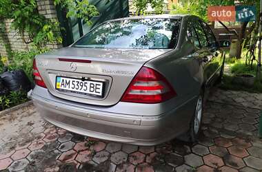 Седан Mercedes-Benz C-Class 2004 в 